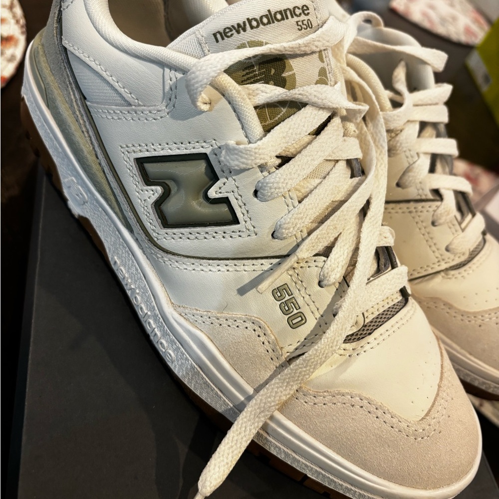 New Balance Kids 550 Sneakers in White and Beige
